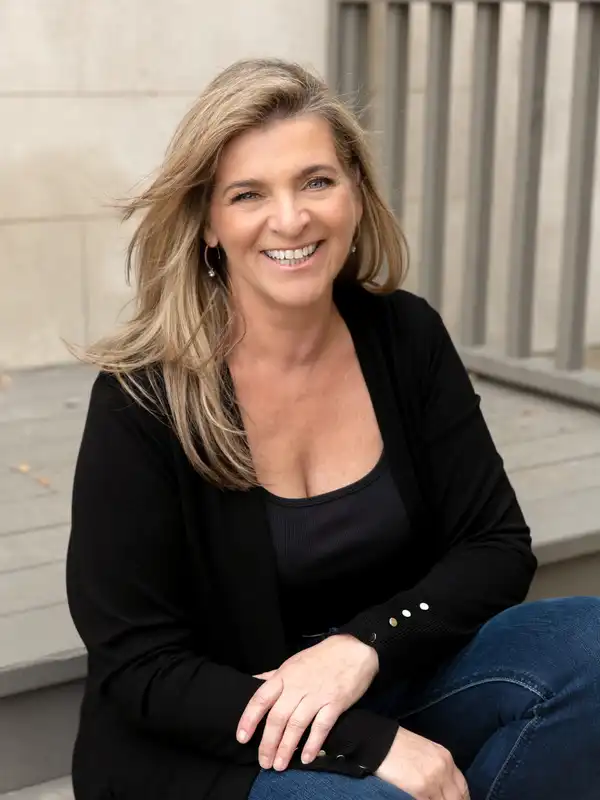 Elspeth Ford — East Zorra-Tavistock Wedding Officiant