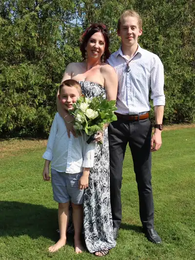 Kelly Henderson — Oshawa Wedding Officiant