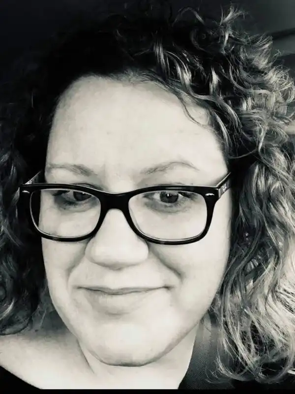 Madalyn Brochu — London Wedding Officiant