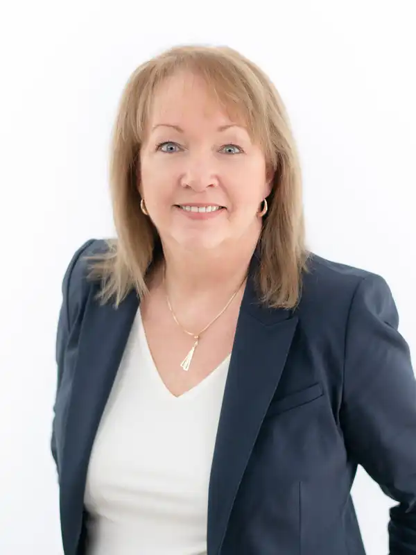 Teena Albanese — Niagara Region Wedding Officiant