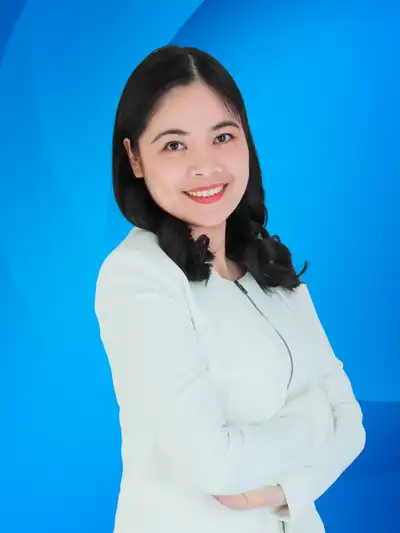 Thi Nguyen — Toronto Wedding Officiant