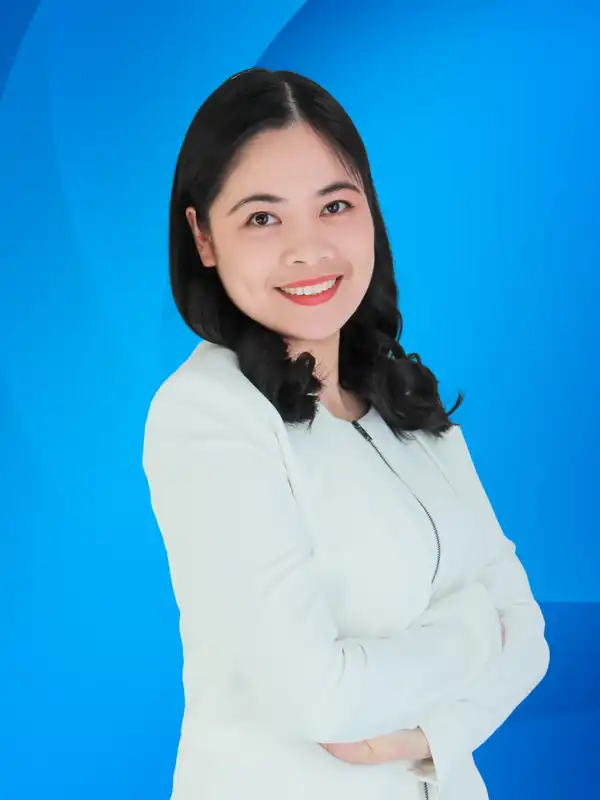 Thi Nguyen — Toronto Wedding Officiant